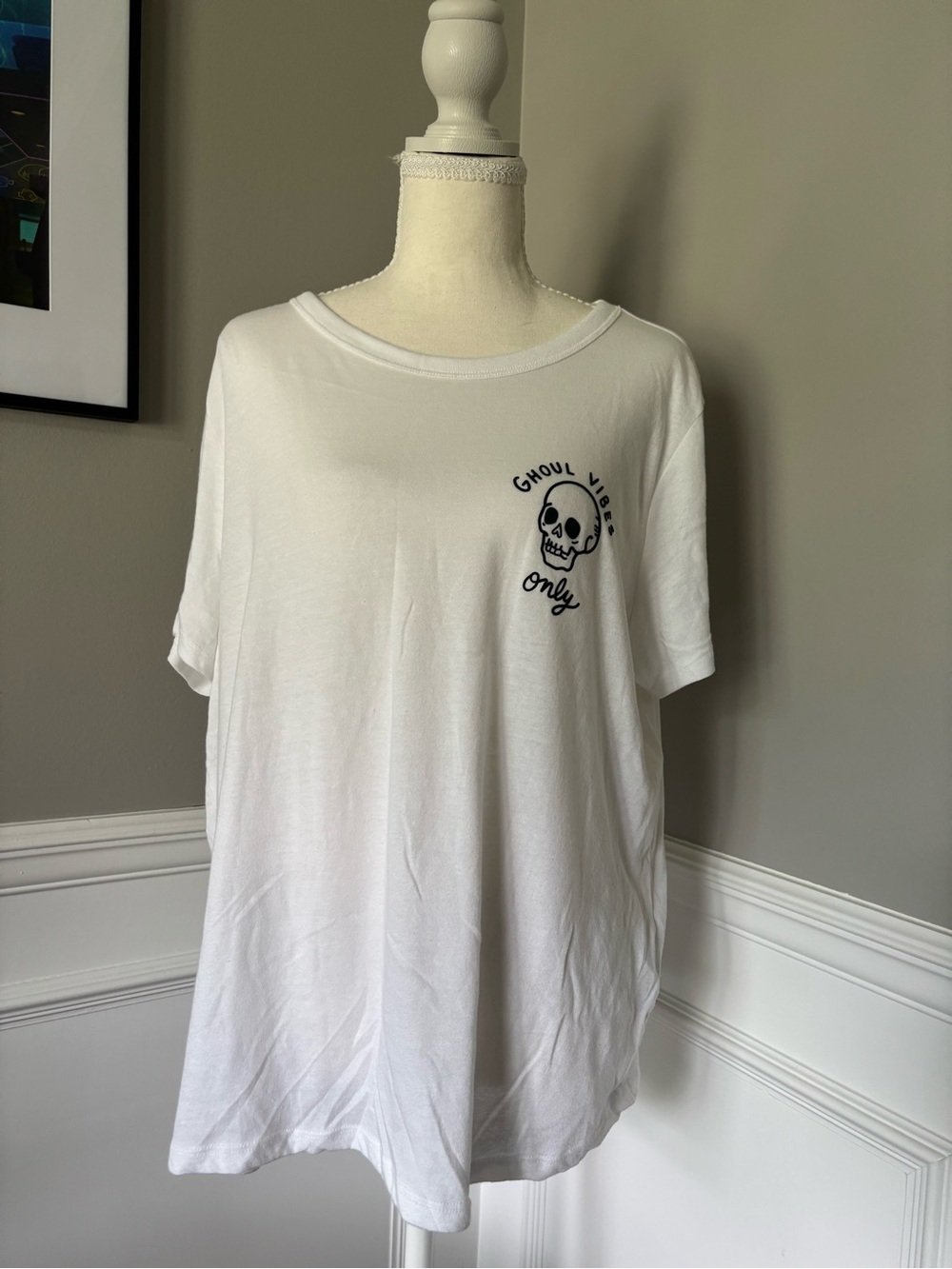 Super soft Ghoul Vibes Only tee
